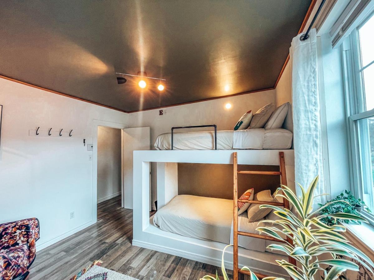 Auberge Mandala Saint-Mathieu-du-Parc Eksteriør bilde
